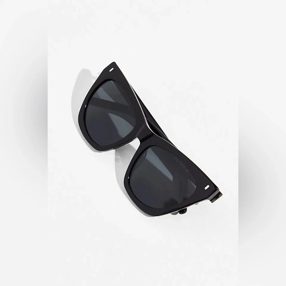 Free People Lexi Polarized Black Frame Sunglasses NWT Thick Frame
